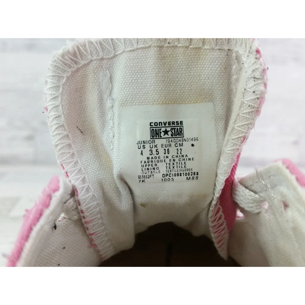 Vintage‎ Juniors Converse Shoes One Star Low Top Sneakers Pink Canvas Size 4
